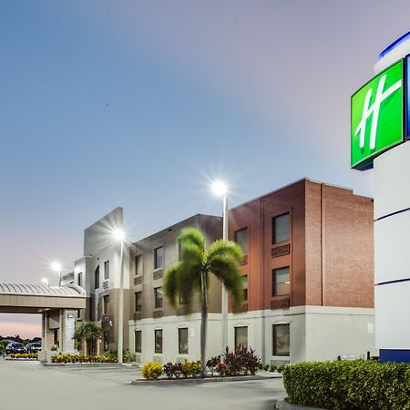 Holiday Inn Express Hotel & Suites Clewiston By Ihg Exterior photo