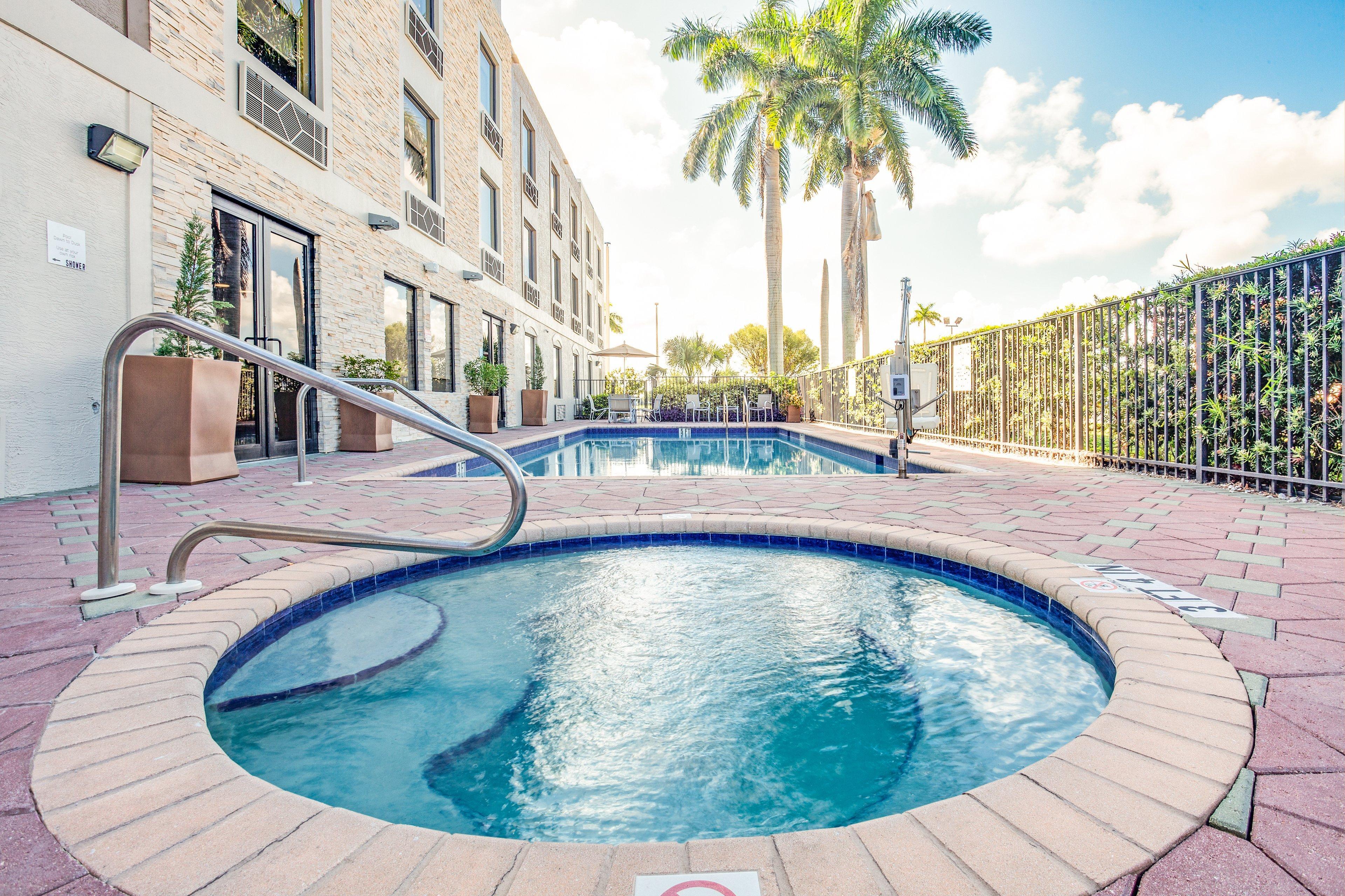 Holiday Inn Express Hotel & Suites Clewiston By Ihg Exterior photo