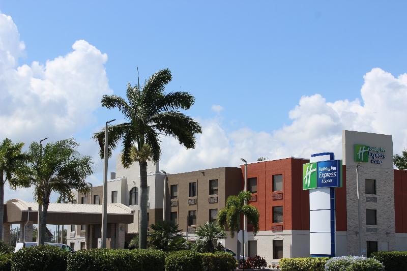 Holiday Inn Express Hotel & Suites Clewiston By Ihg Exterior photo